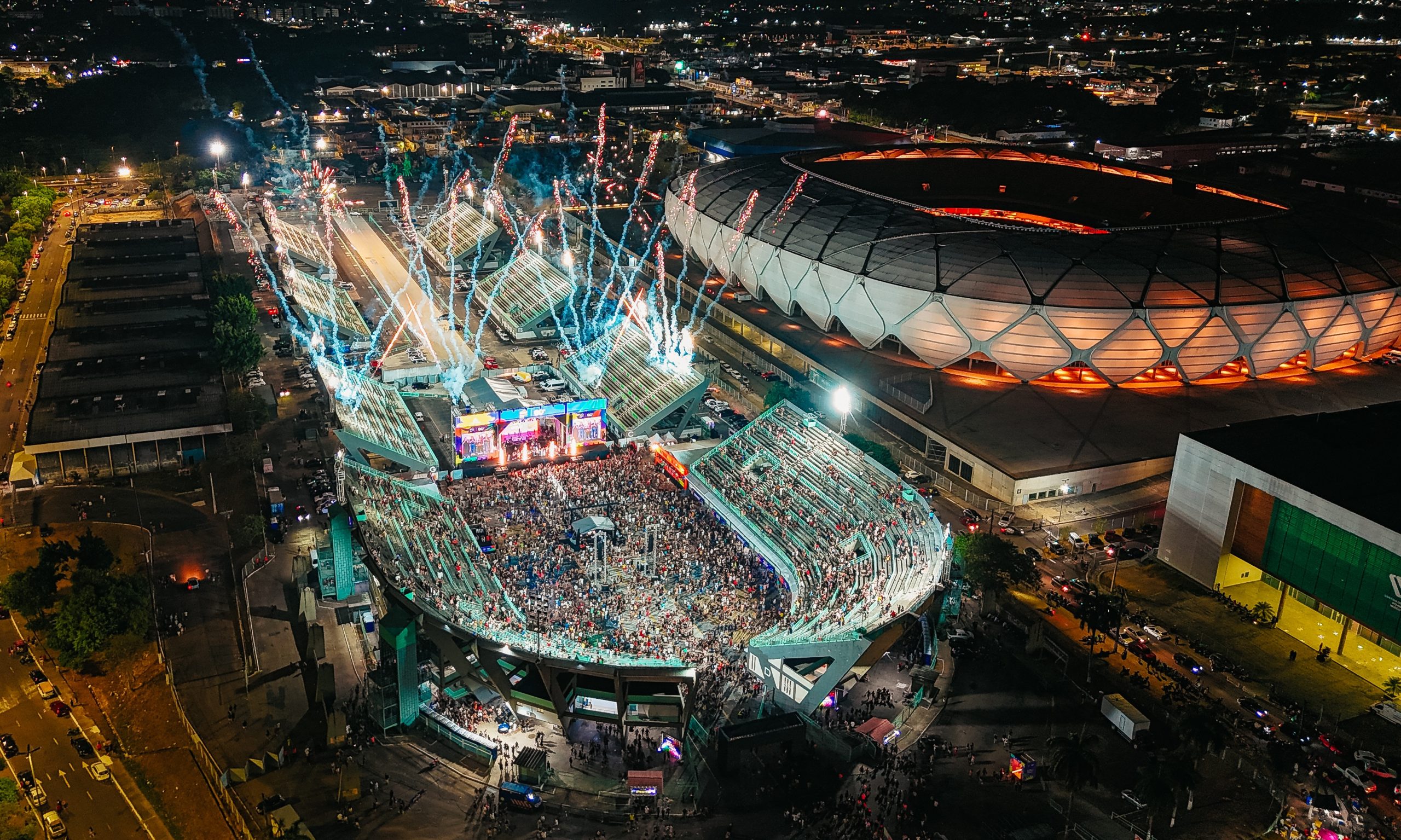 Sesc celebra 80 anos com grande festa no Sambódromo de Manaus