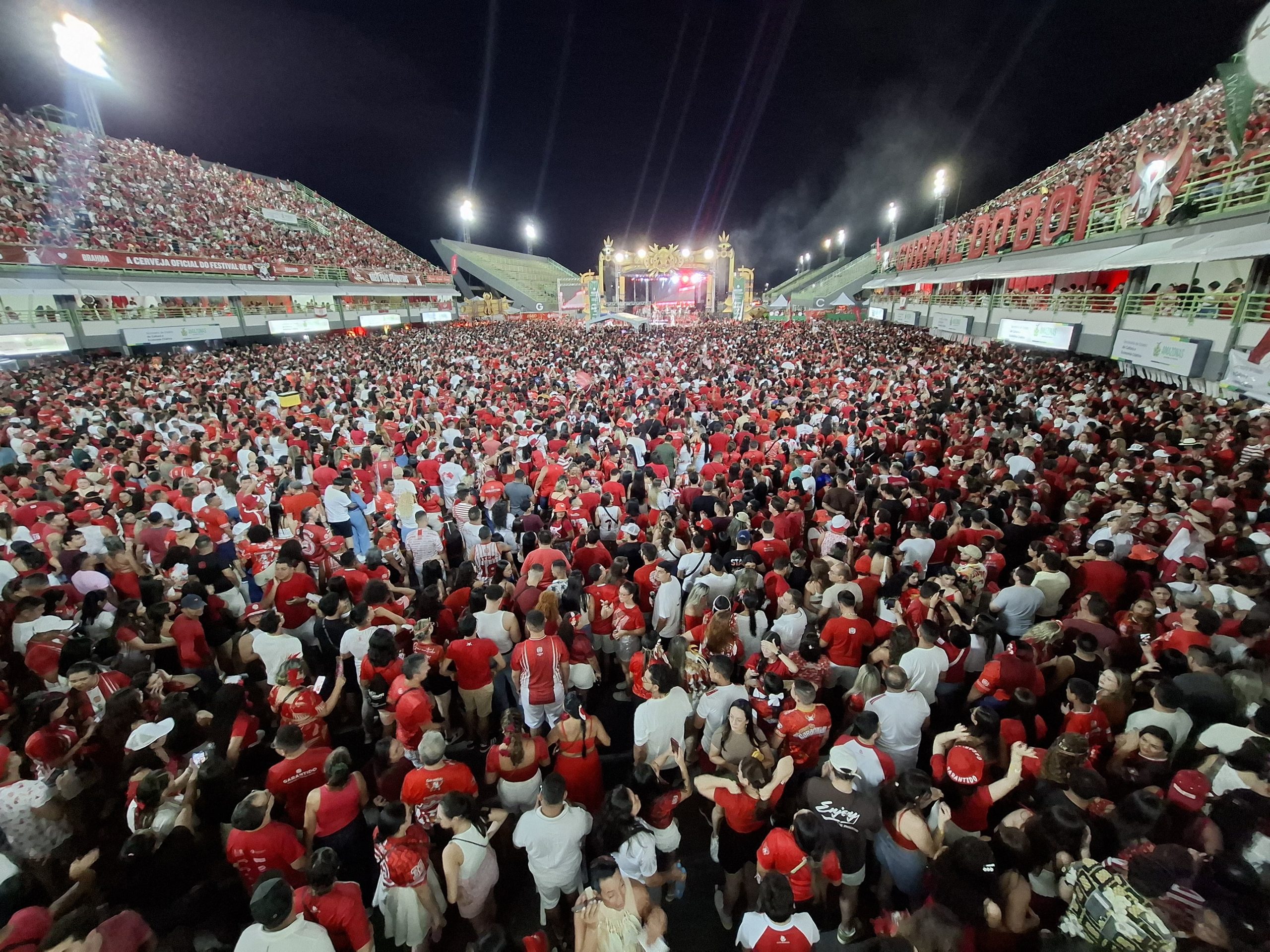 Garantido promove festa gratuita no Sambódromo com participação de itens oficiais