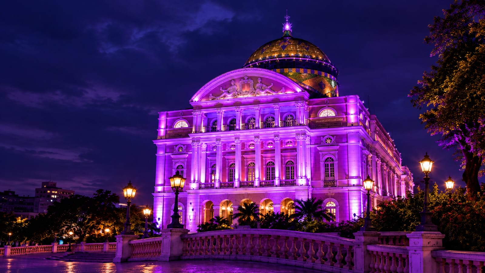 Amazonas fica roxo para celebrar passagem do BTS pelo Brasil: Teatro Amazonas e Ponte Phelippe Daou recebem iluminação especial